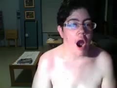 This guy looks just like a lady with that enormous buttocks.